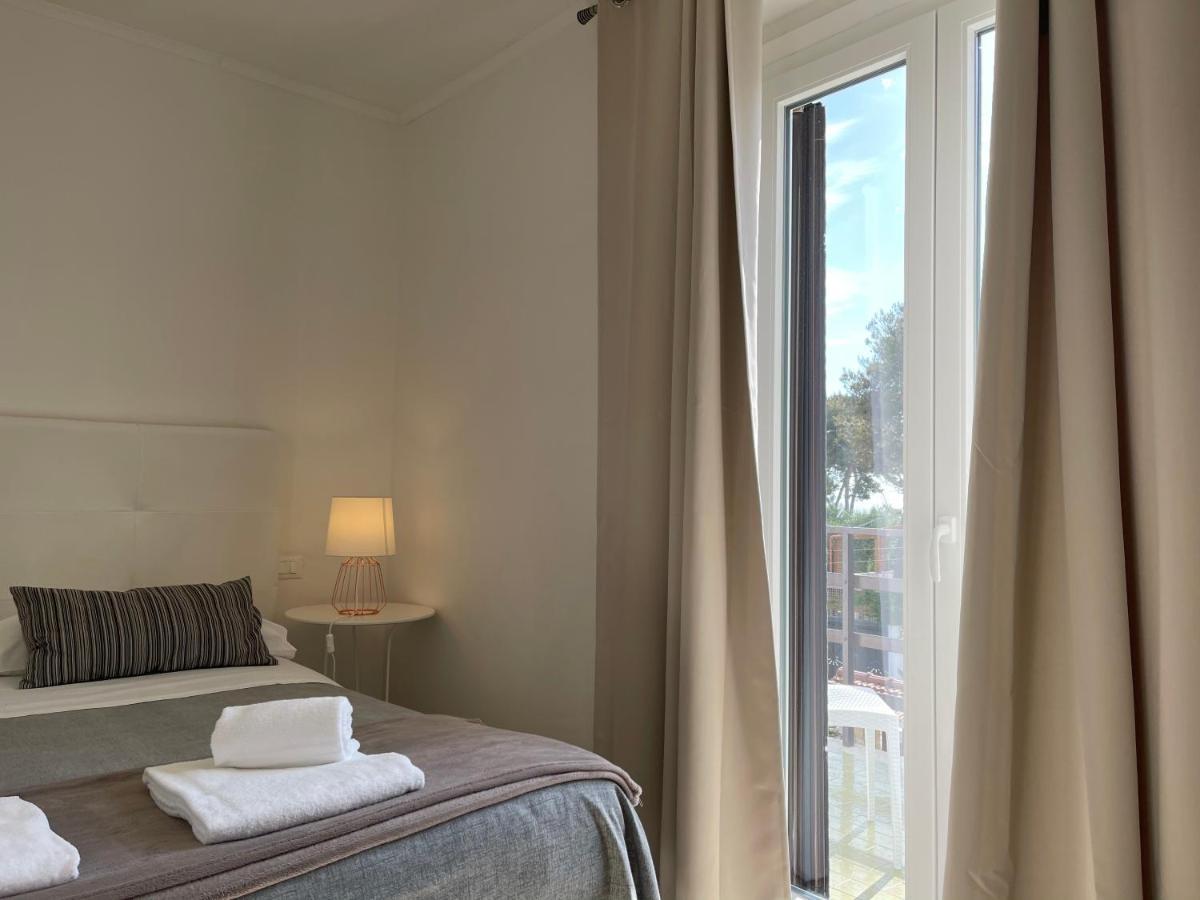 Charme Rooms ตารันโต ภายนอก รูปภาพ